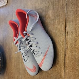 Nike Vapor 12 Club MG Soccer Cleats AH7378-060 Wolf Grey Lt Crimson Black